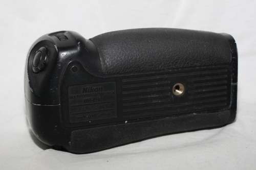 Nikon genuine MB-D10 battery grip for Nikon D300, D300s  and D700