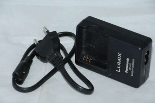 Panasonic Lumix DE-A12 Battery charger