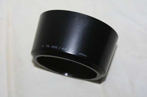 Lens hood for Minolta AF 75-300mm f/4.5-5.6 or similar lens using A 75-300 hood