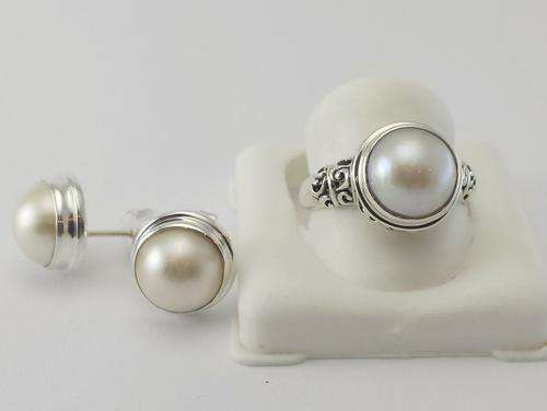 *New* Stunning White Mabe Pearl set - Ring and Earrings