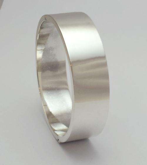 925 Sterling Silver Bangle with opening clasp