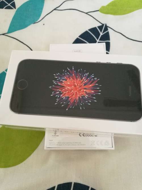 Sealed Apple  Iphone SE 64GB.. FREE SHIPPING TO YOUR DOOR