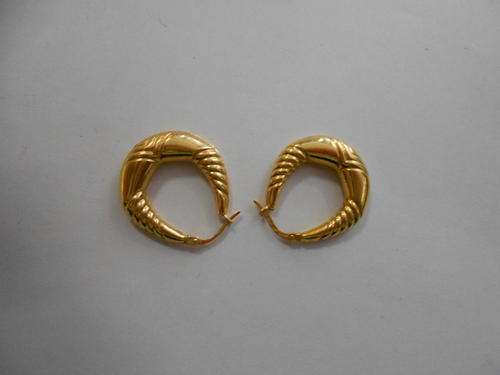 9ct gold earrings, 2.3grams - as per scan
