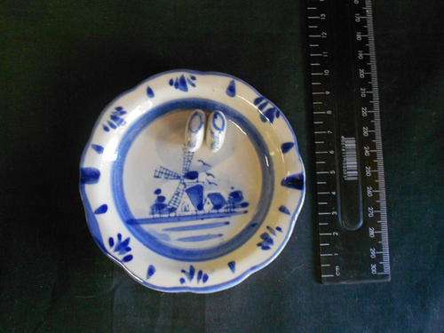 Porcelain ashtray - CRAZY R1 AUCTION