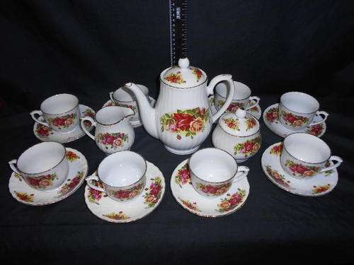 Royal China English Rose 19 pieces tea set, excellent condition - as per scan*