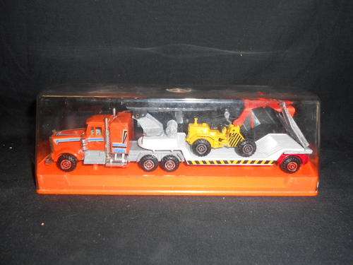 Kenworth truck with bulldozer on trailer in plastic case, made by Guiloy in Spain - as per scan