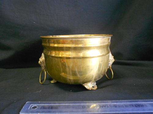 Midsize Brass bowl with handles in shape of Lion's head - CRAZY WEDNESDAY