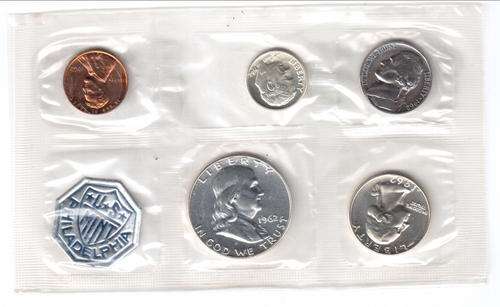 1962 USA Philadelphia mint pack with silver half dollar, quarter and dime.