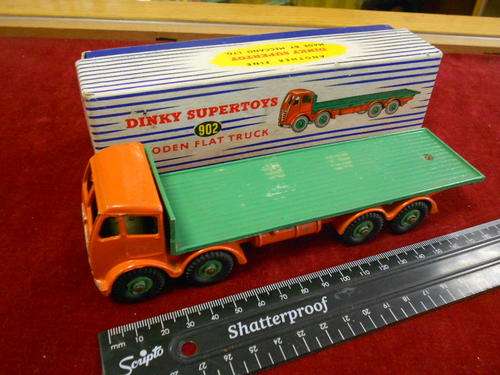 Dinky SuperToys Foden Flat truck with original box, made in England by Meccano - as per scan