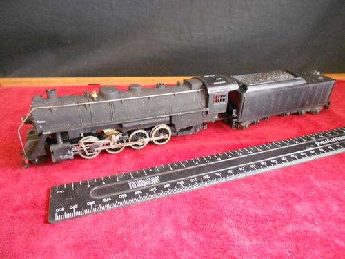 Tyco precision engineered kit, already build HO Locomotive with coal wagon, not sure if working