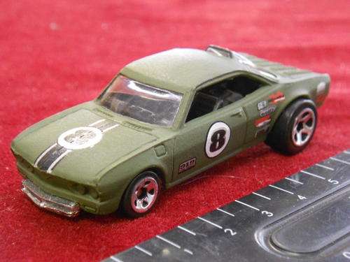 Hotwheels Vairy 8 muscle car - as per scan