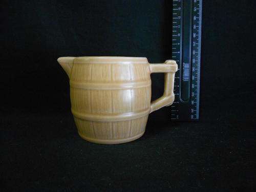 Porcelain small jug, 1728 sylvac - made in England CRAZY WEDNESDAY