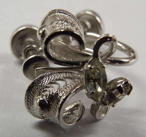 Pair of Vintage silver screw on earrings
