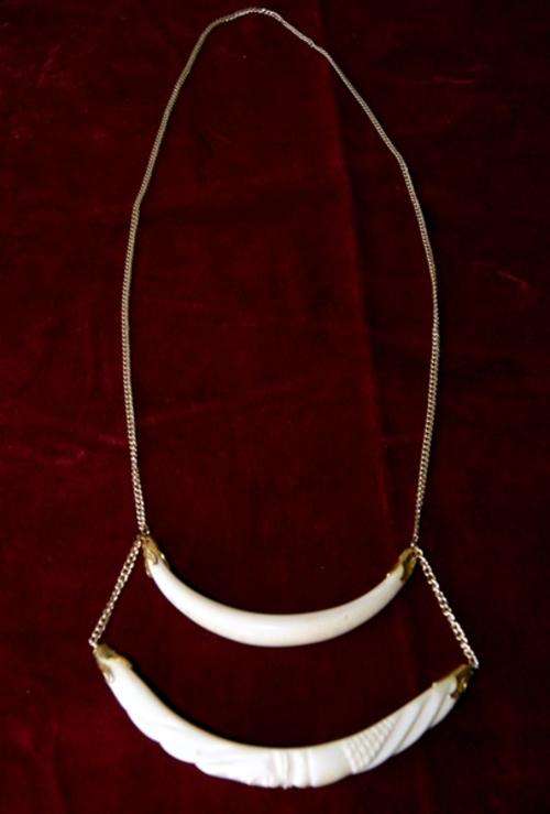 HIGHLY DETAILED ORIENTAL CARVED IVORY NECKLACE@@@ CRAZY R1 START
