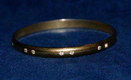 GORGEOUS CLASSIC GENUINE SWAROVSKI BANGLE @@@ CRAZY R1 START
