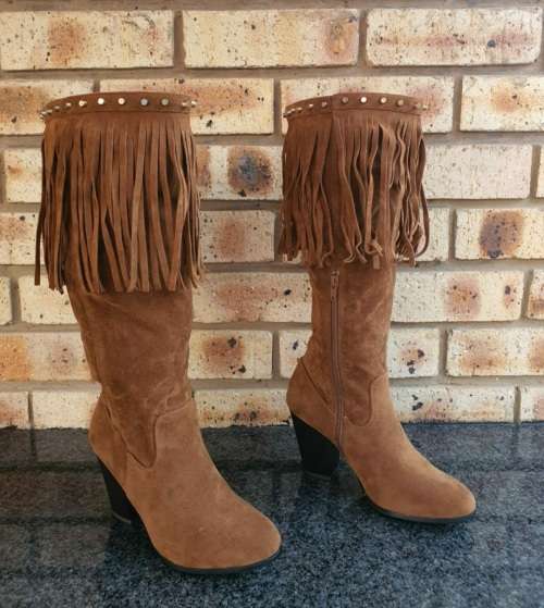 !!! WOW !!! **NEW Arrival ** Faux Suede Tassel High Knee Boots ** Sizes #  4 ** 6 **7** Brown/Camel