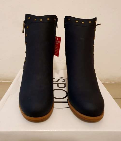 ## Trendy ## Size 5 / 7 **Navy Studded Ankle Boots **Sizes 5 / 7** Navy Only