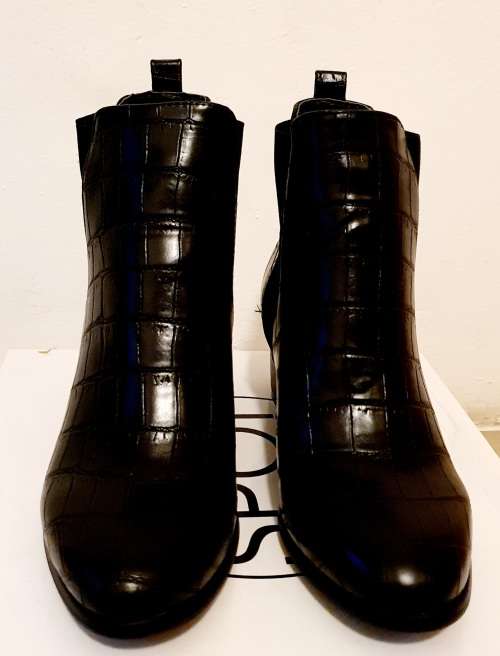 New Arrival !!Size 4 / 6 **Black Moc Crock Detail Ankle Boots **Shiny PU Leather Size 4 / 6 Only