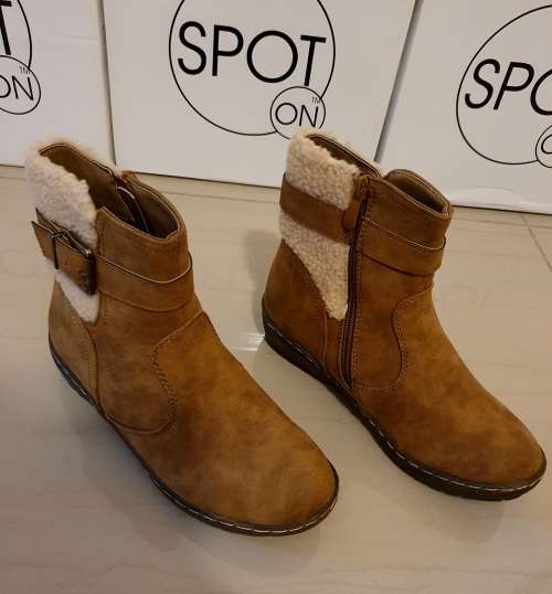 WOW !!! Size 3** Stunning SNOW Faux Suede Ankle Boots ** Size 3 ** Camel