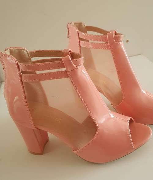 Size 4 Stunner 2019 High End Fashioned Ladies Mink Block Heels - Size 4 ONLY