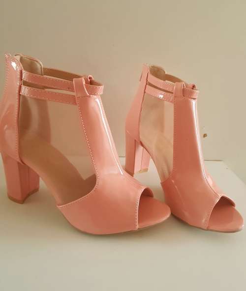 Size 4 Stunner 2019 High End Fashioned Ladies Mink Block Heels - Size 4 ONLY