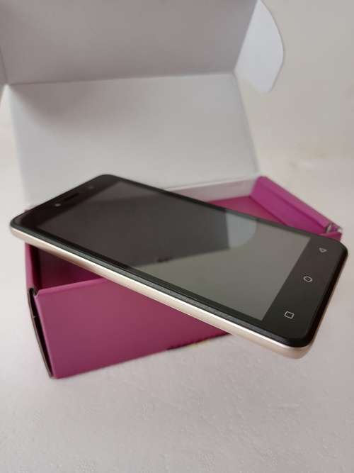 Mobicel NEO-LTE 5` Gold 8gb Single Sim (Vodacom locked)
