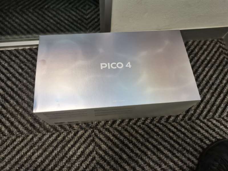 PICO 4 - 128G Completely Wireless All-in-One VR Headset (Open Box All Still in order)