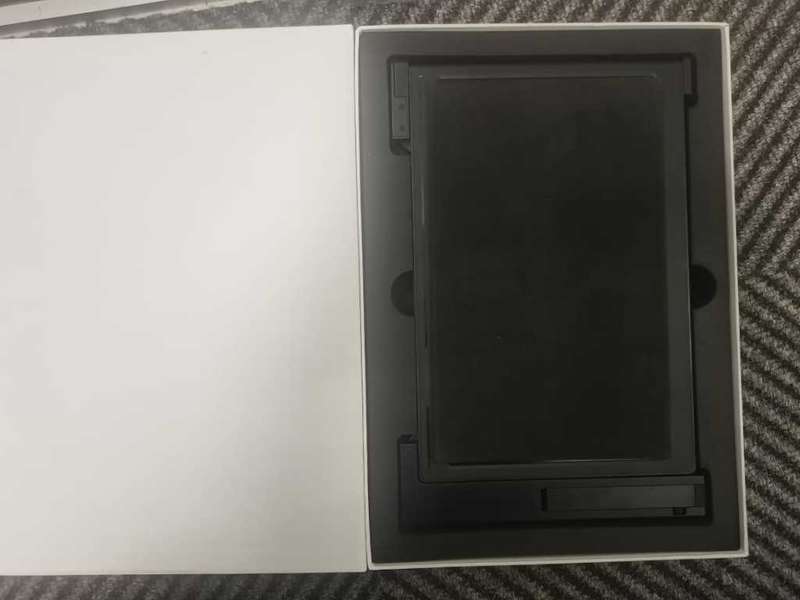 Tri-Screen 2-Screen Size 13.3 inch ( OPEN BOX ONE SCREEN WORKING ONLY RIGHT HAND SIDE )