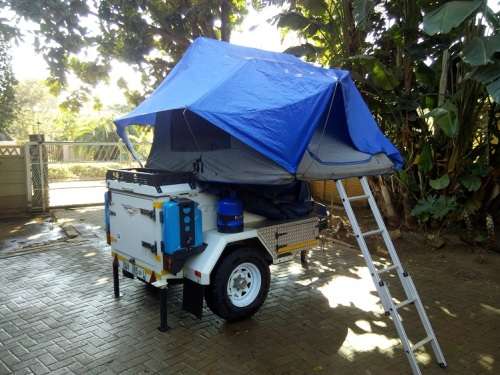 JURGENS XT75 WITH ROOFTOP TENT /NO ELECTRICITY NEEDED, EXCELLENT COND!!! ,JUST HOOK & GO CAMPING!!!