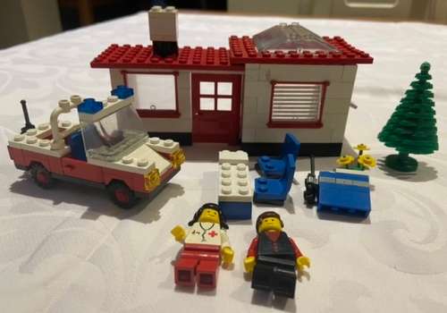 VINTAGE LEGO !!!! Paramedic Unit 6364