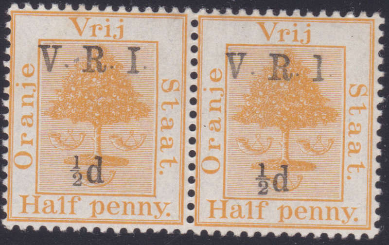 OFS 1900 SACC59(var) ½d ON ½d ORANGE PAIR WITH VARIETY `1`` for ``I``(RIGHT STAMP) UM