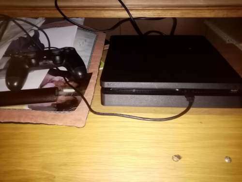 PS4 500GB MEGA PACK Console + God of War + GTA V + Days Gone