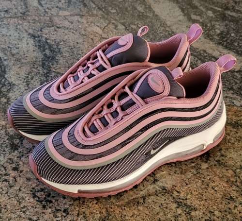 Nike Air Max Ladies Size 5. Limited edition