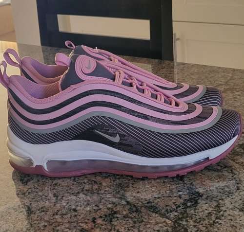 Nike Air Max Ladies Size 5. Limited edition