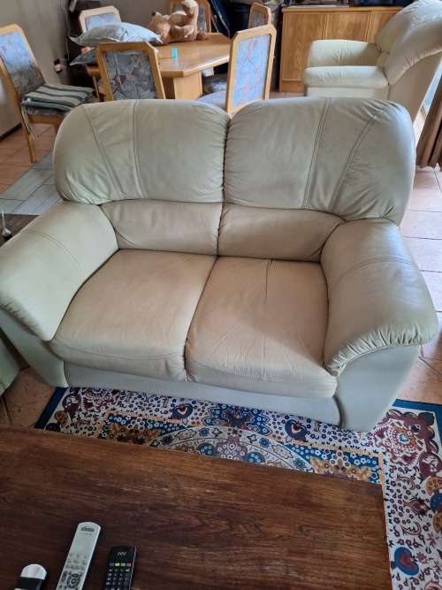 Leather Lounge Suite