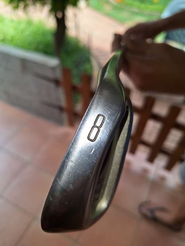 GOLF CLUB SET - Please see pictures for full description and condition