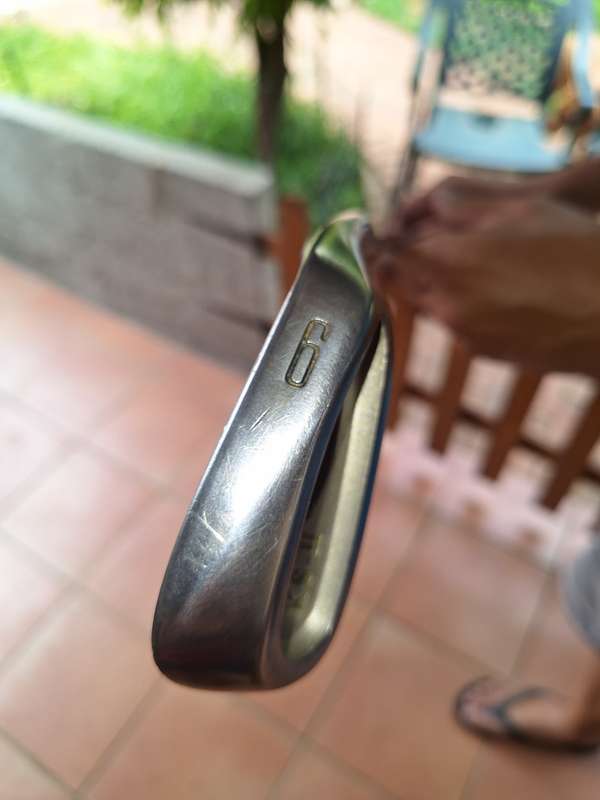 GOLF CLUB SET - Please see pictures for full description and condition