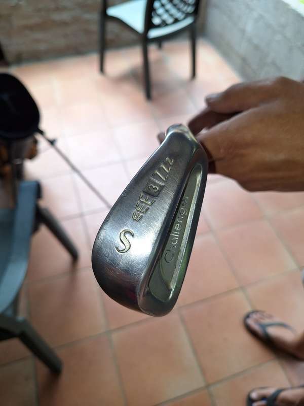 GOLF CLUB SET - Please see pictures for full description and condition