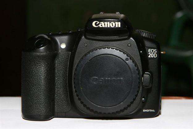 Canon EOS 20D (body only) *FOR SPARES OR COLLECTION*