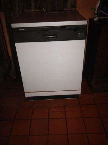 Indesit Dishwasher 12 Place Setting