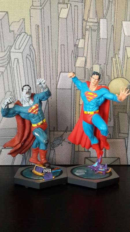 Ultimate Showdown Superman vs Bizarro Statue