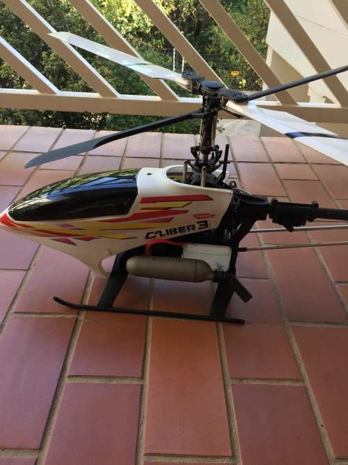 Super large kyosho Caliber 3 Rc petrol helicopter no remote and not tested over a meter long!!!!!!!!