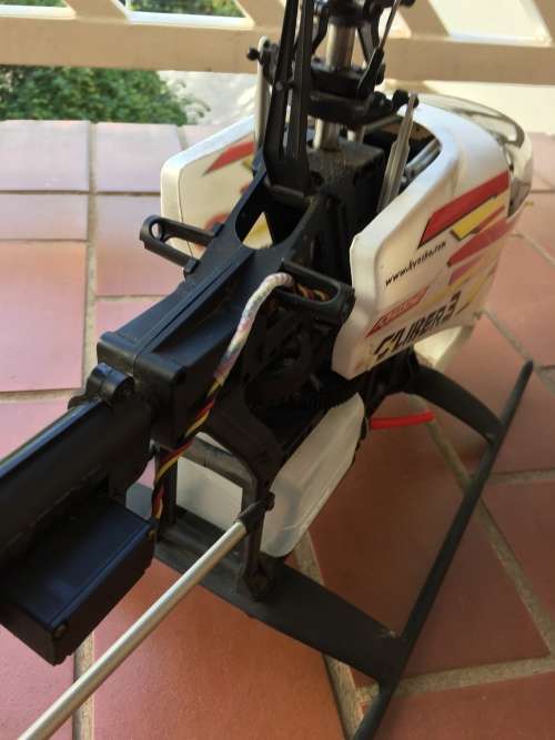 Super large kyosho Caliber 3 Rc petrol helicopter no remote and not tested over a meter long!!!!!!!!