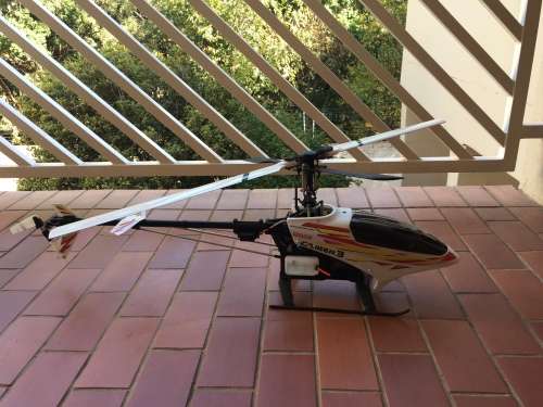 Super large kyosho Caliber 3 Rc petrol helicopter no remote and not tested over a meter long!!!!!!!!