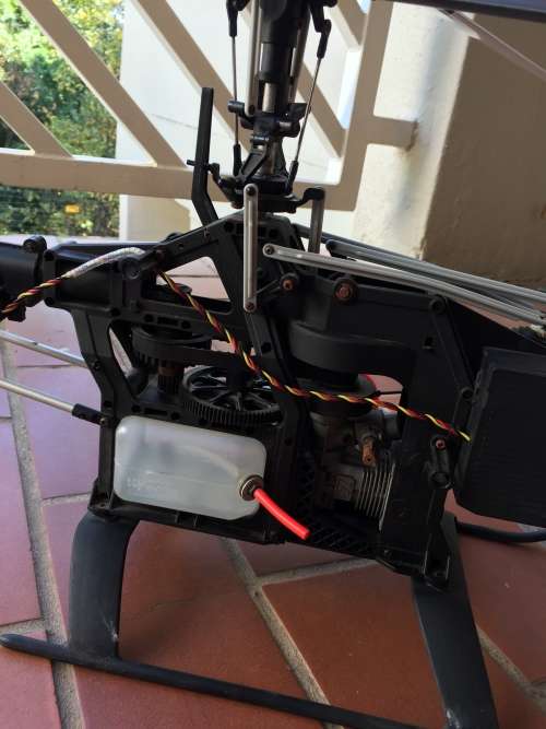 Super large kyosho Caliber 3 Rc petrol helicopter no remote and not tested over a meter long!!!!!!!!