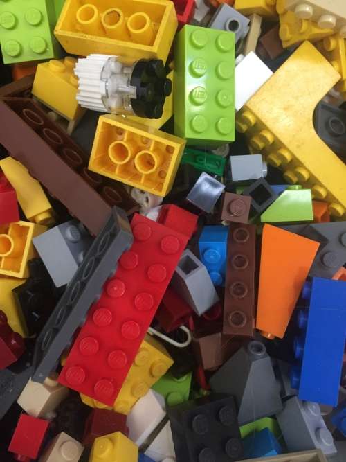 LARGE collection of Legos over 1000 pieces bid for all!!!!!!!