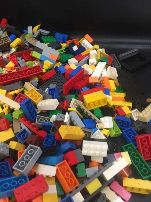 LARGE collection of Legos over 1000 pieces bid for all!!!!!!!