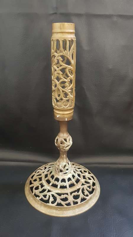 Highly detailed brass stand!!!!!!