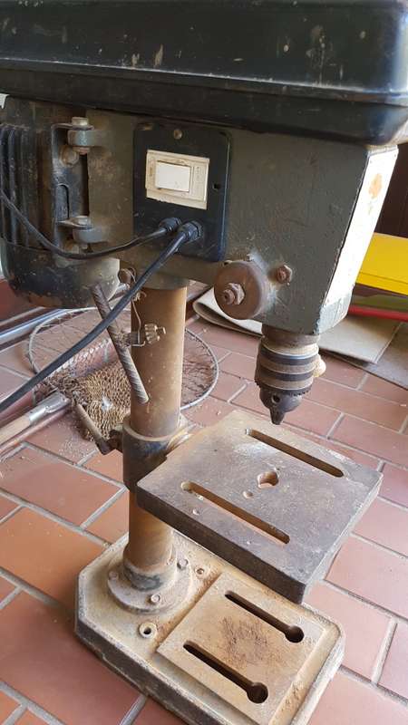Large drill press in working conditions belt driven!!!!!!!!
