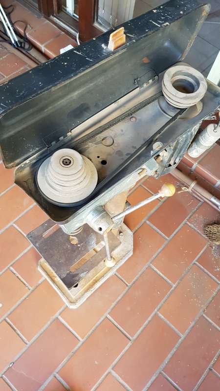 Large drill press in working conditions belt driven!!!!!!!!